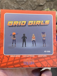 Skala 1/64 - 4 Figures + Umbrella  "Grid Girls" fr American Diorama
