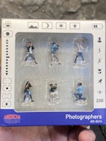 Skala 1/64 - 6 Figures "Photographers" fr American Diorama