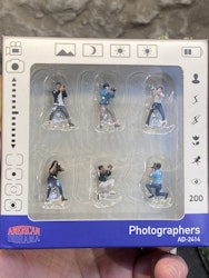 Skala 1/64 - 6 Figures "Photographers" fr American Diorama