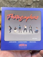 Skala 1/64 - 6 Figures "Photographers" fr American Diorama