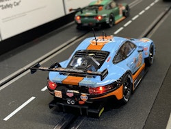 Skala 1/32 Digital/Analog slotcar fr Carrera: Porsche 911 RSR "Gulf Racing, Mike Wainwright, No.86", Silverstone 2018