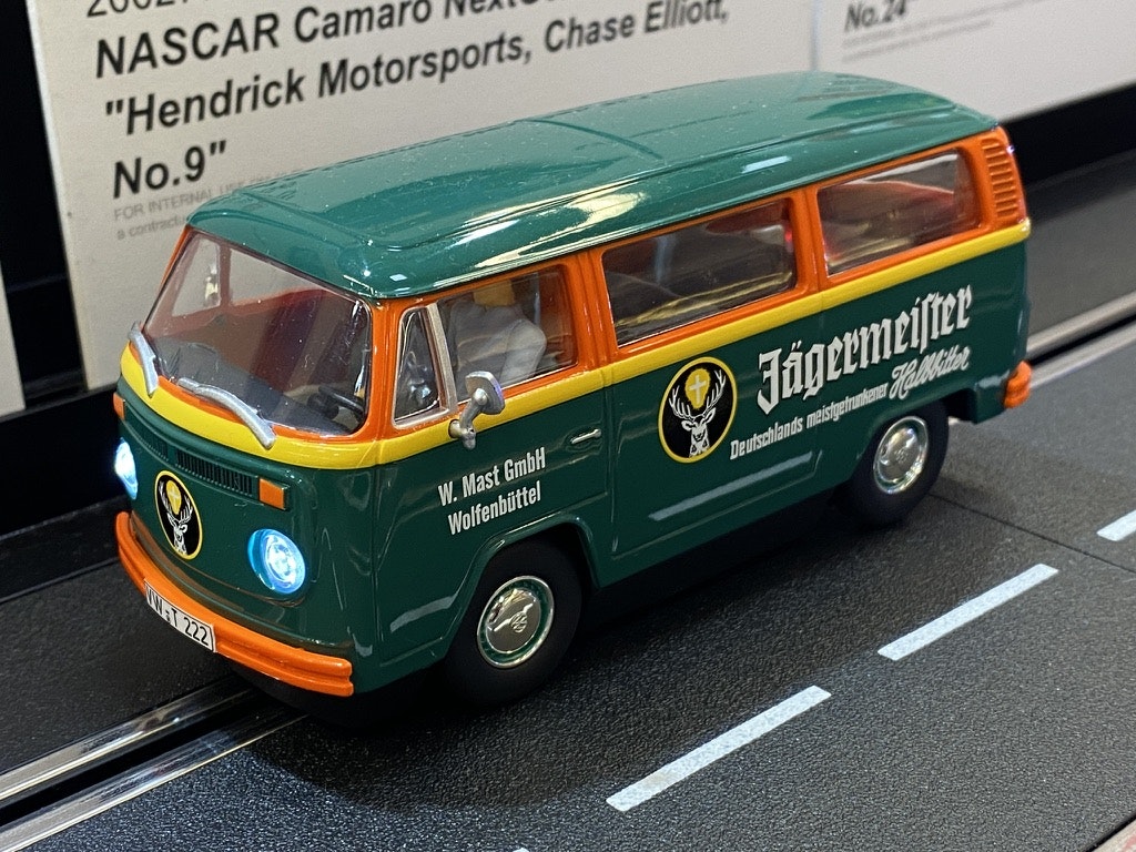 Skala 1/32 Digital/Analog slotcar fr Carrera: Volkswagen T2b Jägermeister