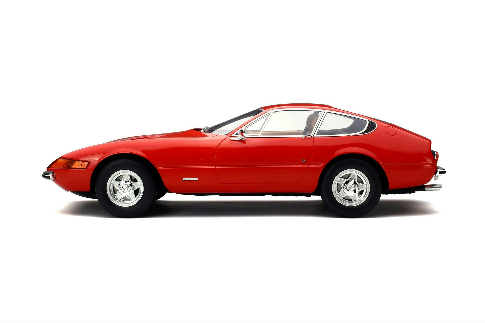 Skala 1/12 Ferrari 365 GTB Daytona, Red fr GT-Spirit (GT119)