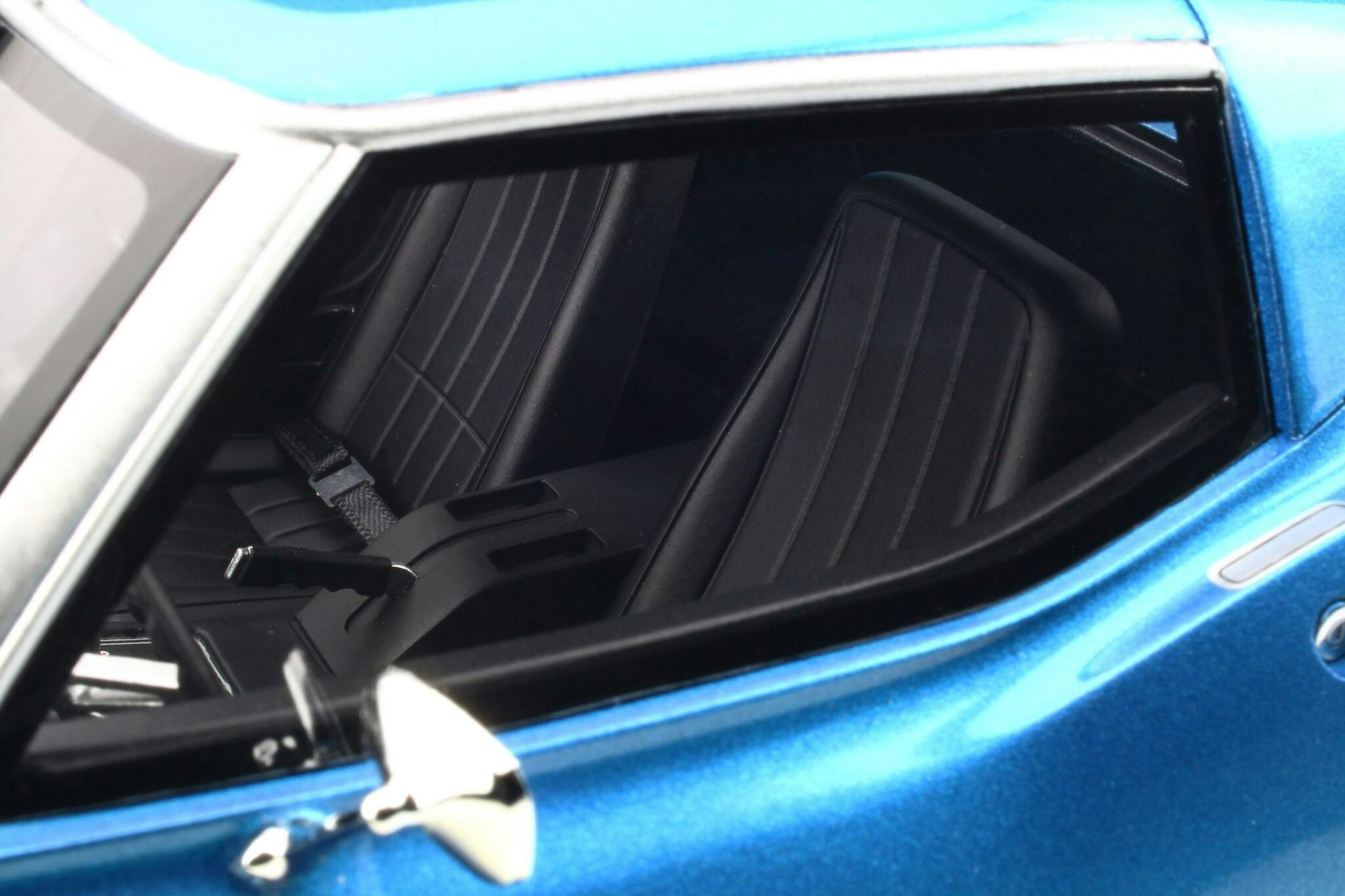 Skala 1/12 Chevrolet Corvette C3 1968', Blue fr GT-Spirit (GT255)