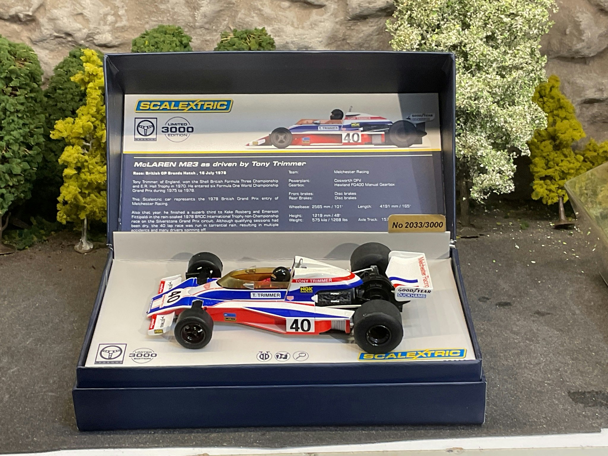 Skala 1/32 Analog Slotcar - Legends McLaren M23, Tony Trimmer Lim ed. fr Scalextric