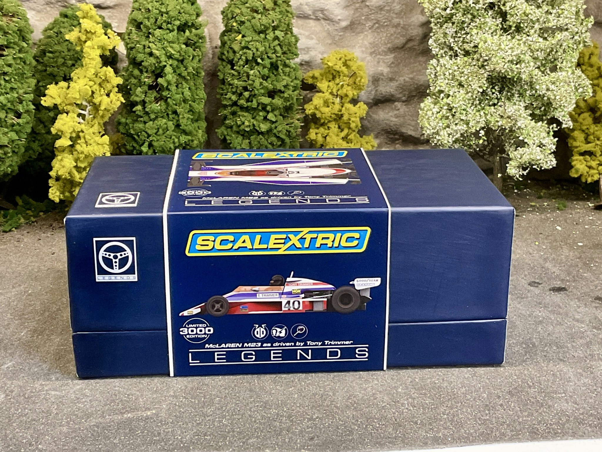 Skala 1/32 Analog Slotcar - Legends McLaren M23, Tony Trimmer Lim ed. fr Scalextric