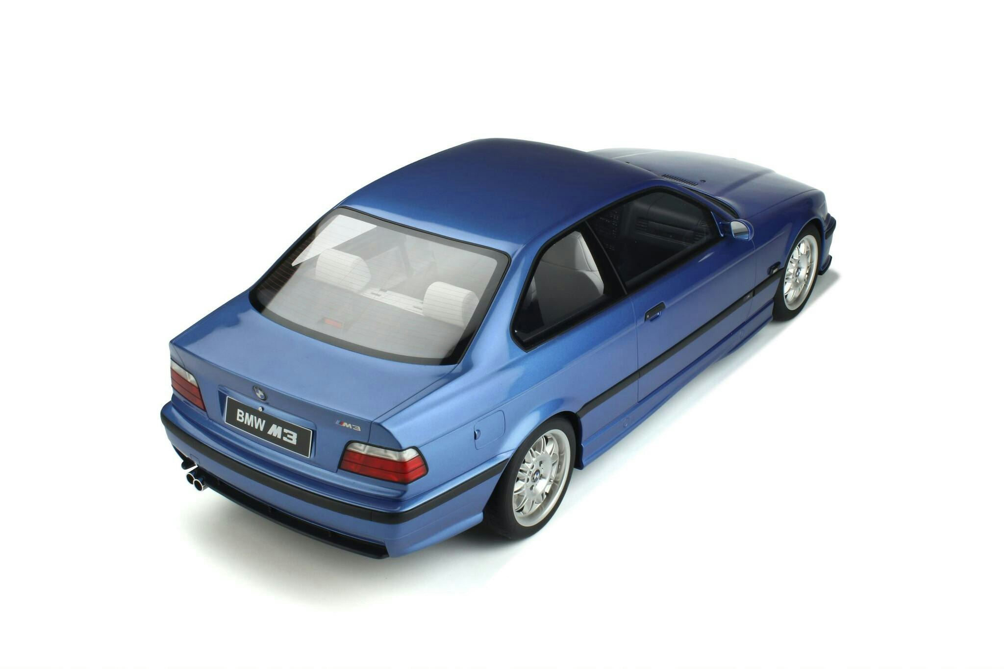 Skala 1/8 BMW M3 (E36) 3.2L Coupe, Blue, incl. Show case fr GT-Spirit (GTS801001)
