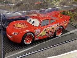 Skala 1/18 Lightning/Blixten McQueen - Disney Pixar CARS fr Schuco