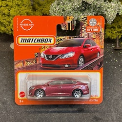 Skala 1/64 MATCHBOX "Lifetime" - Nissan Sentra, red