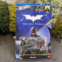 Skala 1/64 Hot Wheels DC: The Dark Knight - The Bat