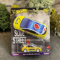 Skala 1/64 Hot Wheels Premium, Car Culture: 2023 Toyota GR Corolla