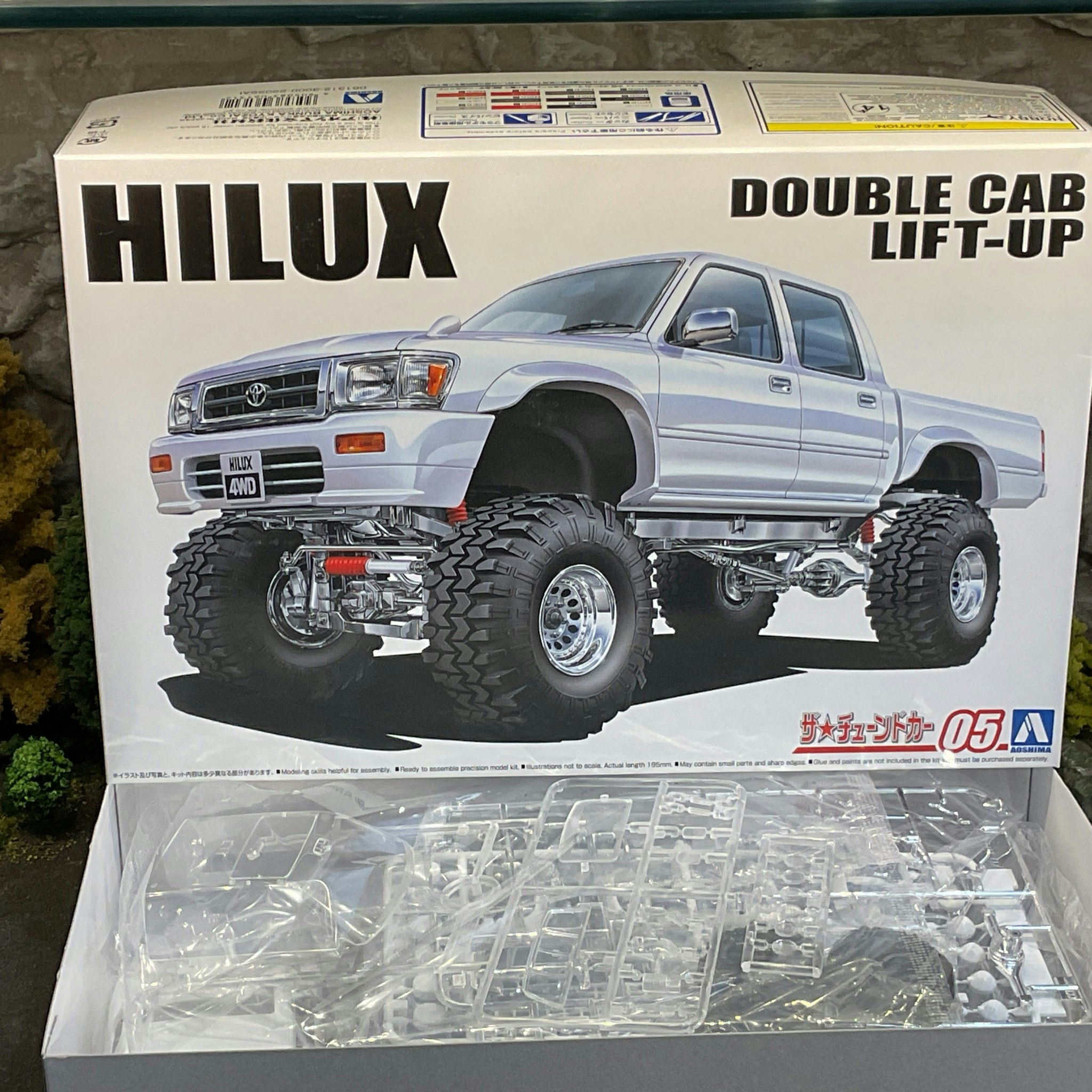 Skala 1/24 Building set Toyota Hilux Double Cab Lift-up fr Aoshima