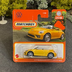 Skala 1/64 MATCHBOX "Lifetime" -  19' Volkswagen Beetle Convertible. Gold/yellow