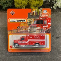 Skala 1/64 MATCHBOX "Lifetime" - International Terrastar, Boeing Fire Ambulance