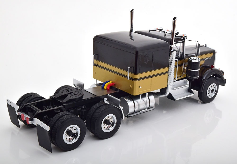 Skala 1/18 Kenworth W900, Black/gold fr Road Kings / KK-scale