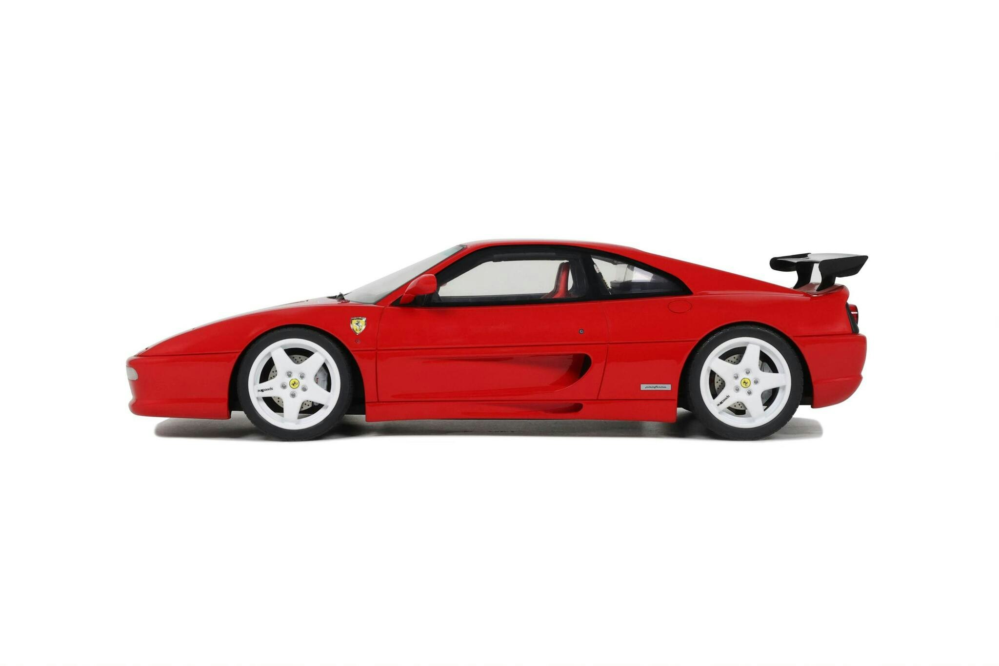 Skala 1/18 FERRARI F355 CHALLENGE RED 1995 fr GT Spirit (GT474)
