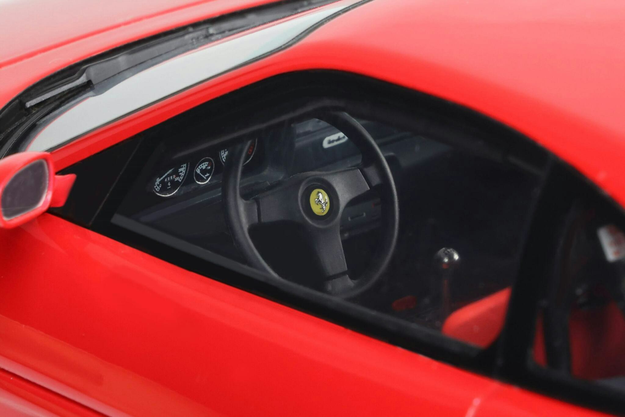 Skala 1/18 FERRARI F355 CHALLENGE RED 1995 fr GT Spirit (GT474)