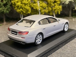 Skala 1/43 Maserati Quattroporte GTS fr WhiteBox
