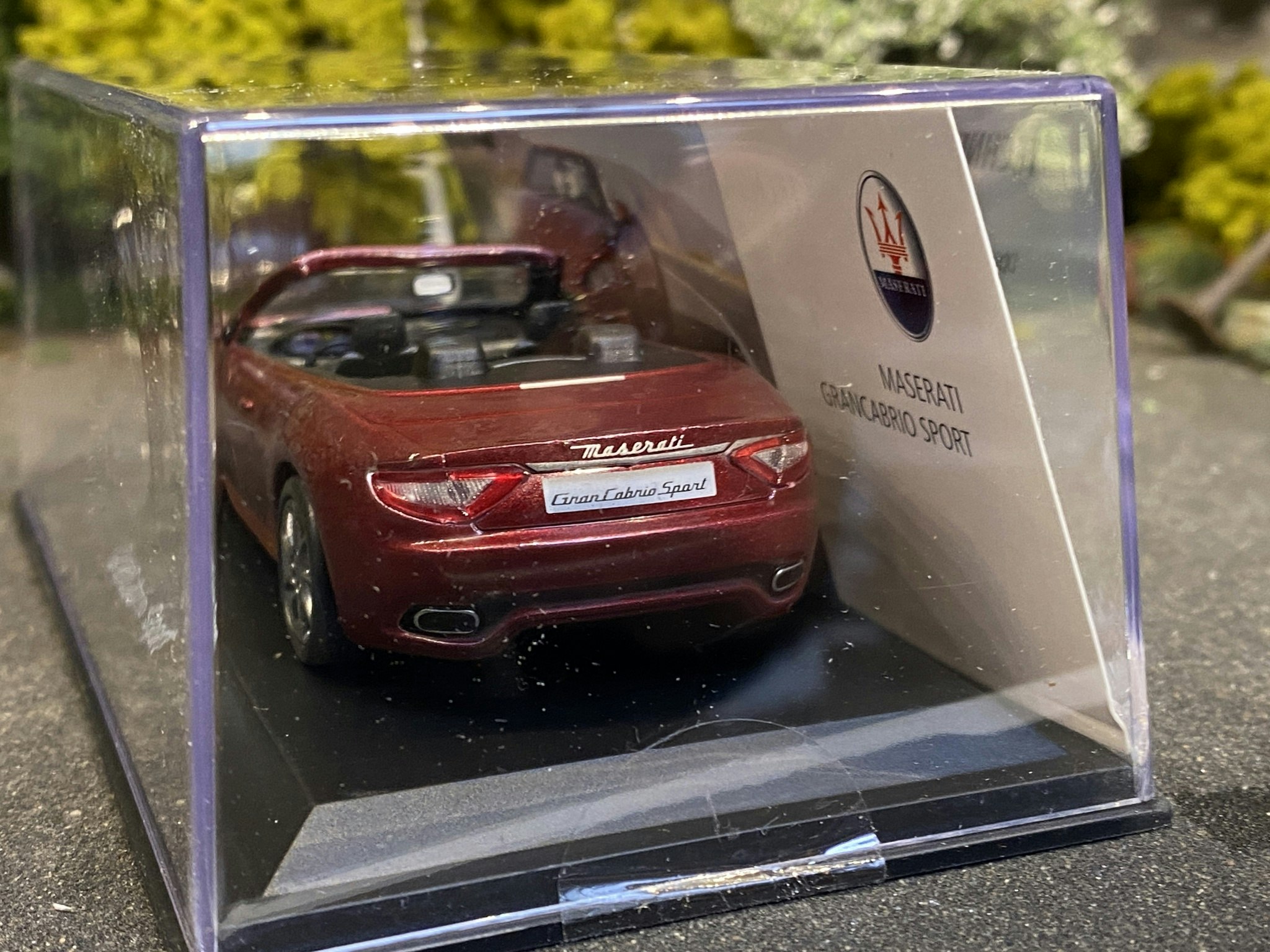Skala 1/43 Maserati GranCabrio Sport fr WhiteBox