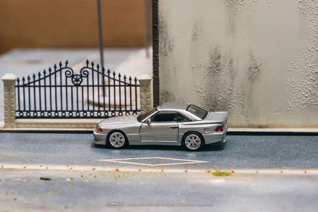 Skala 1/64 Mercedes-Benz SL 500 Koenig Specials Silver fr Tarmac Works - GLOBAL64