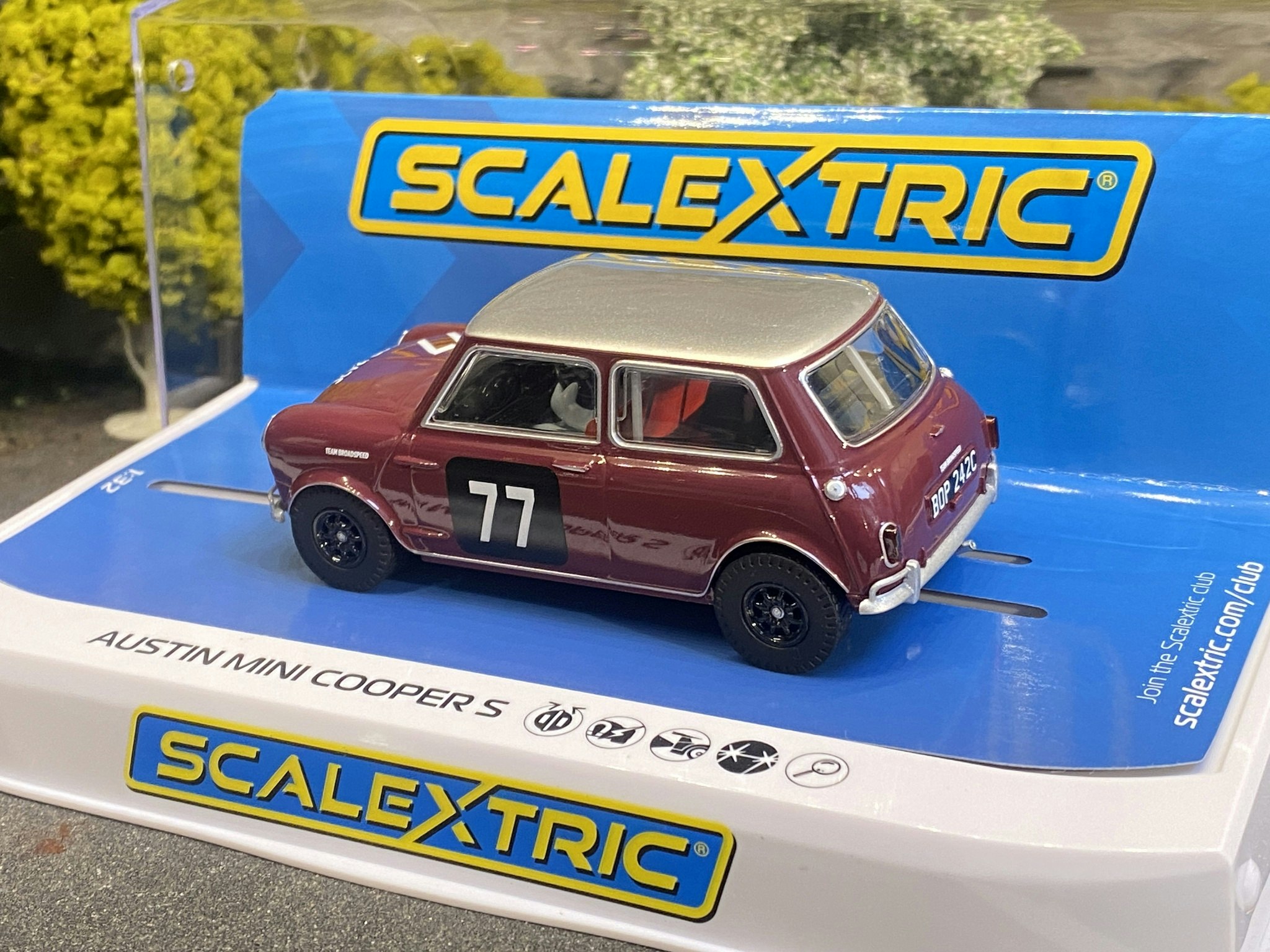 Skala 1/32 An. Scalextric Slot car: Austin Mini Cooper S - Broadspeed