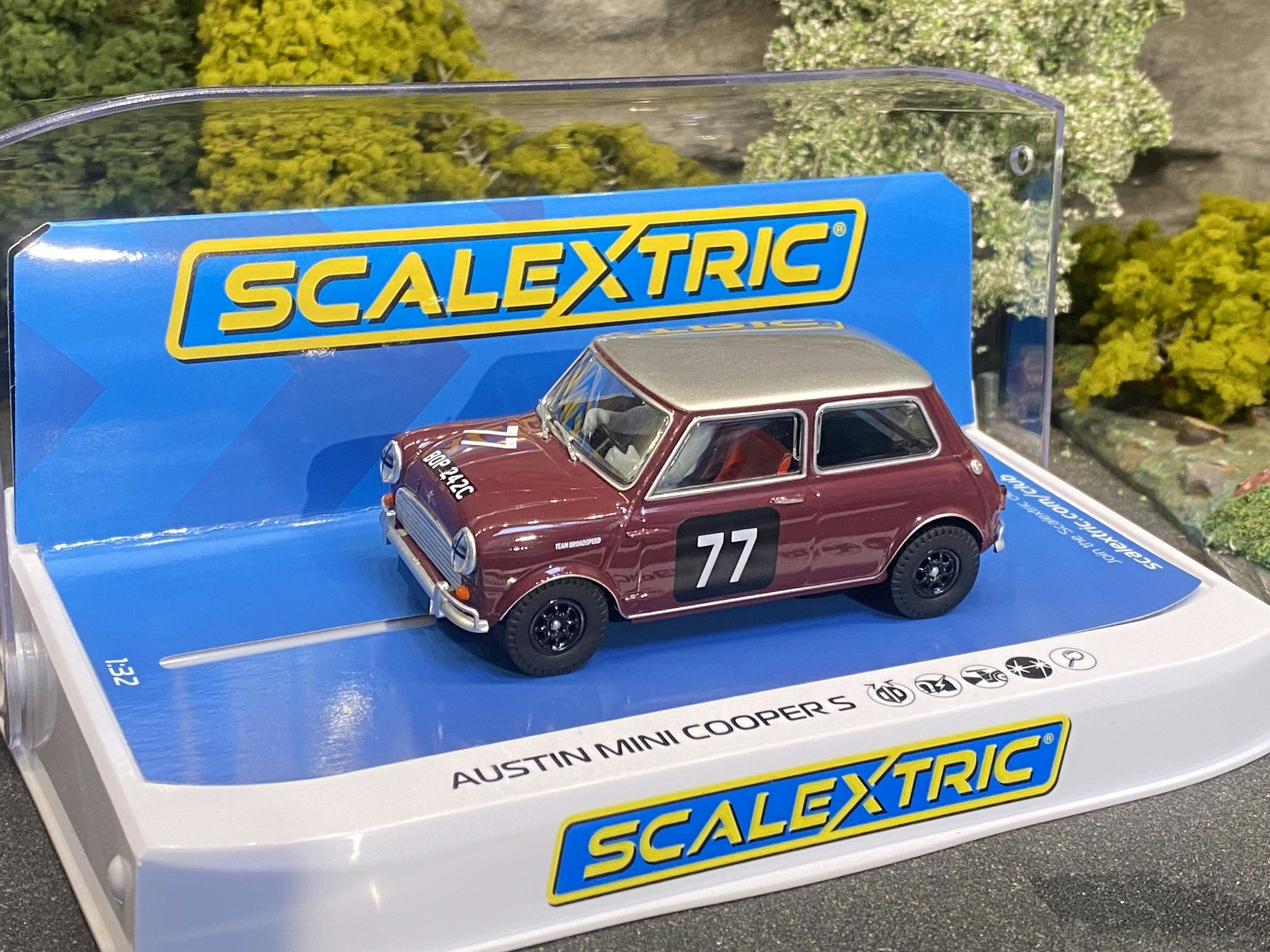Skala 1/32 An. Scalextric Slot car: Austin Mini Cooper S - Broadspeed