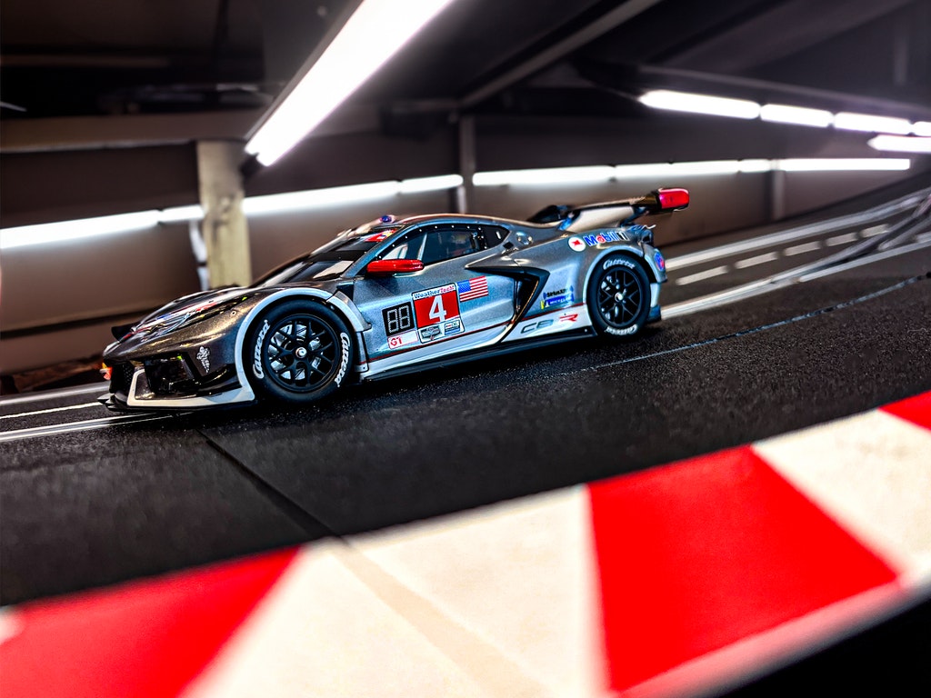 Skala 1/24 Digital/An. slot car fr Carrera: Chevrolet Corvette C8.R "No.4"
