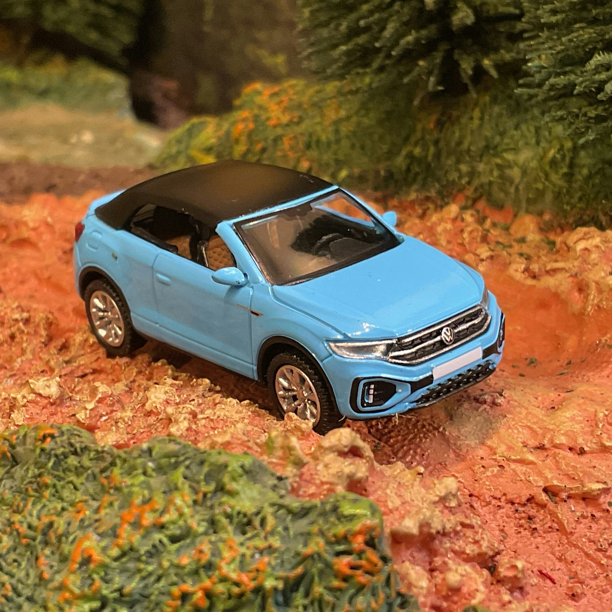 Skala 1/87 - Volkswagen T-Roc Cabriolet, Light blue fr PCX87