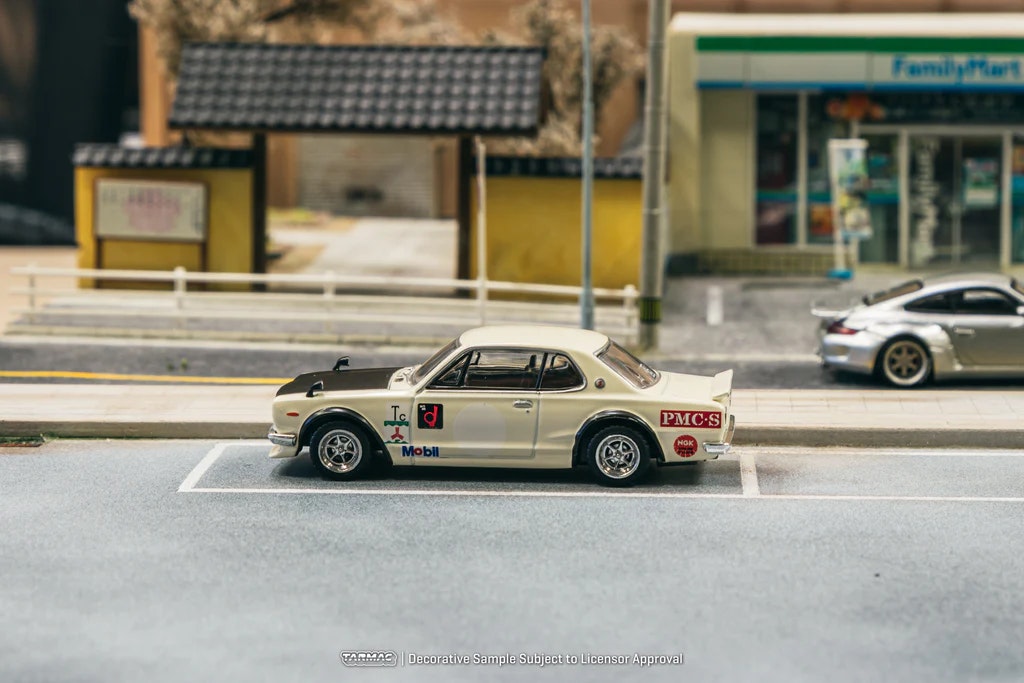Skala 1/64 Skyline HT 2000GT-R White fr Tarmac Works