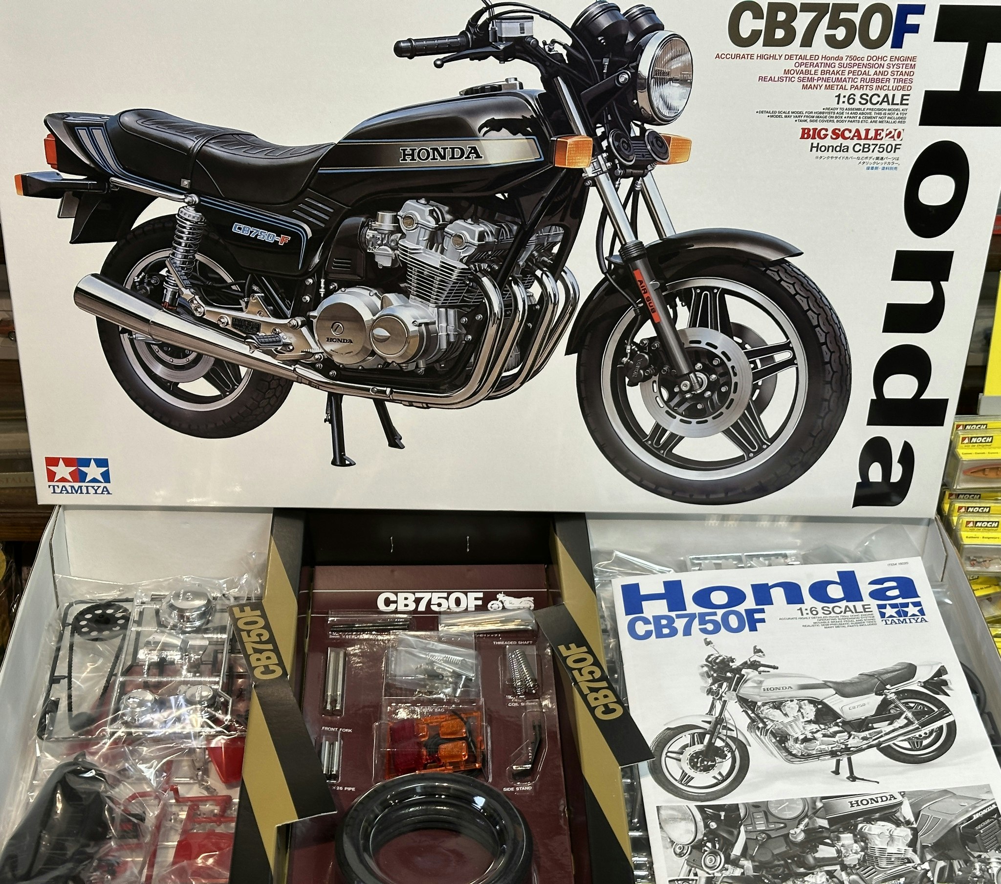 Skala 1/6 Building set - Honda CB750F fr Tamiya