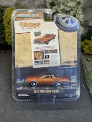 Skala 1/64 Greenlight "Vintage AD Cars" 1973 Ford Gran Torino