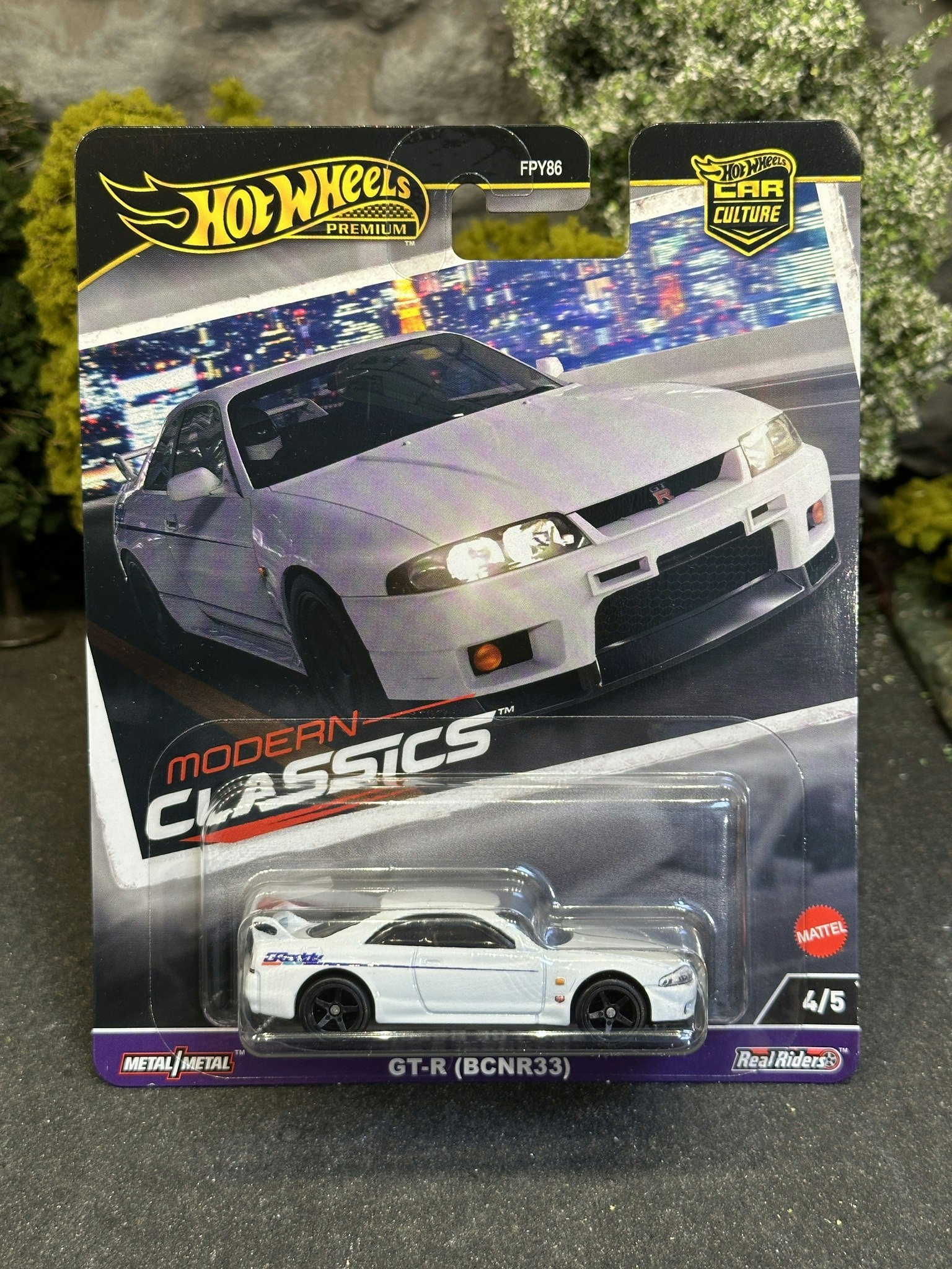 Skala 1/64 Hot Wheels Premium, Modern Classics: Nissan Skyline GT-R (BCNR33) - Car Culture