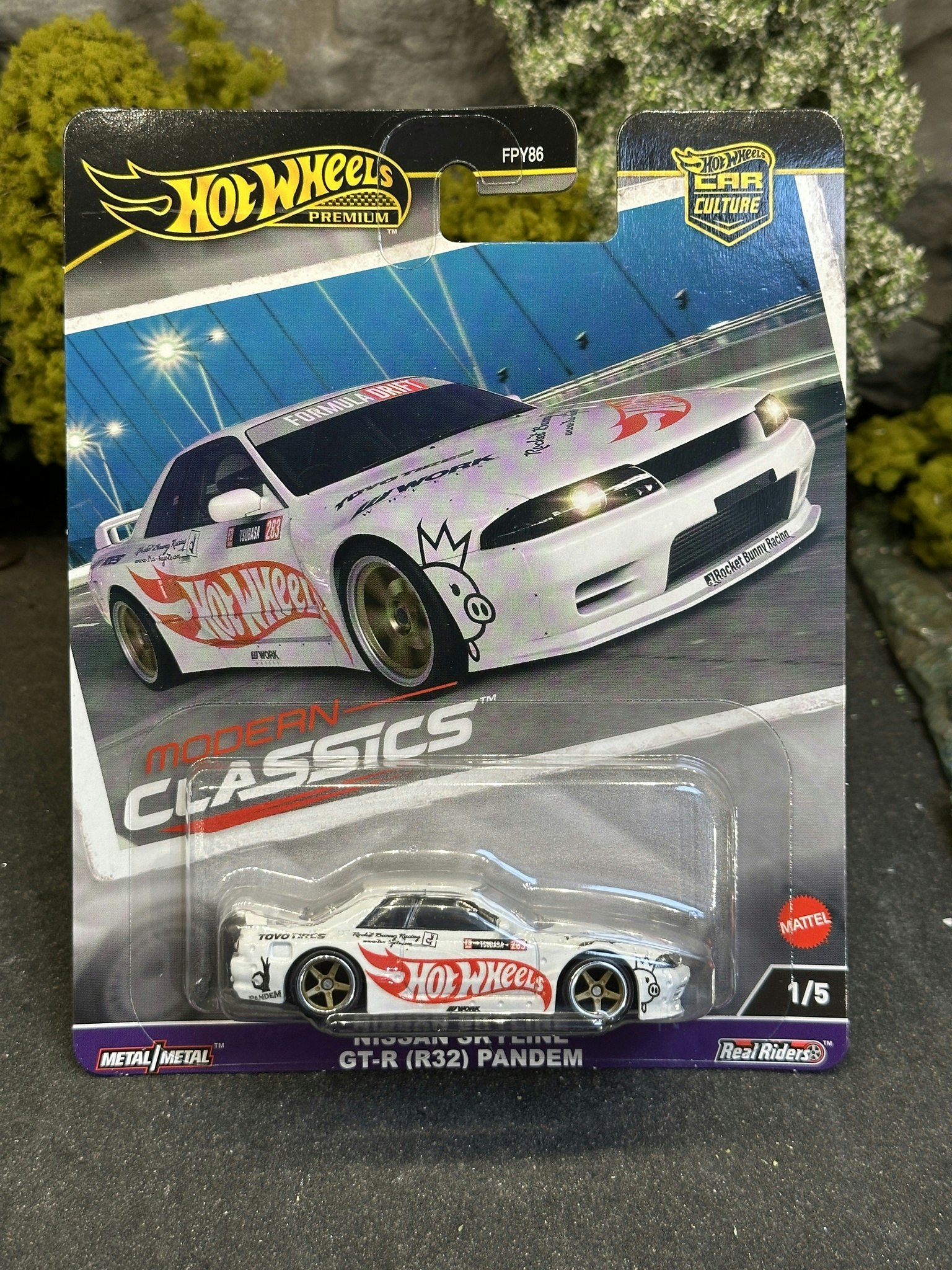 Skala 1/64 Hot Wheels Premium, Modern Classics: Nissan Skyline GT-R (R32) Pandem - Car Culture