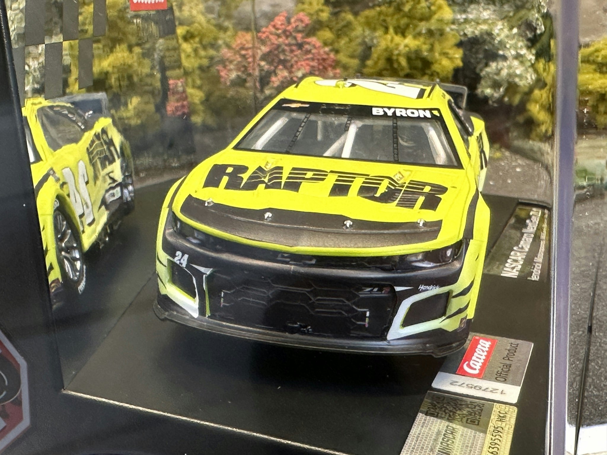 Skala 1/32 Analogue slot car fr Carrera: NASCAR Camaro NextGen ZL1 #24