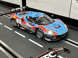Skala 1/32 Analogue slot car fr Carrera: Ferrari 296 GT3 "Carrera" #6 24H Dubai
