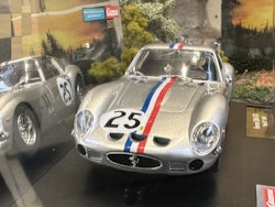 Skala 1/24 Digital/An. slot car fr Carrera: Ferrari 250 GTO GT3, Lim Ed 2024