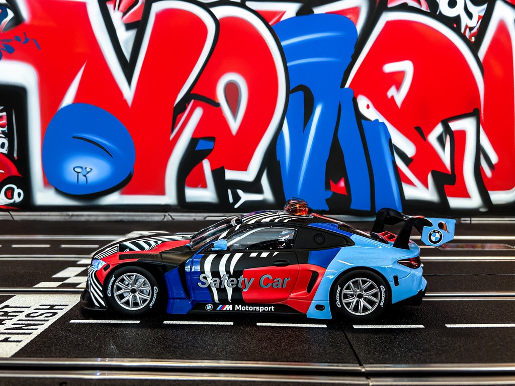Skala 1/24 Digital/Analog slot car fr Carrera: BMW M4 GT3,Safety Car