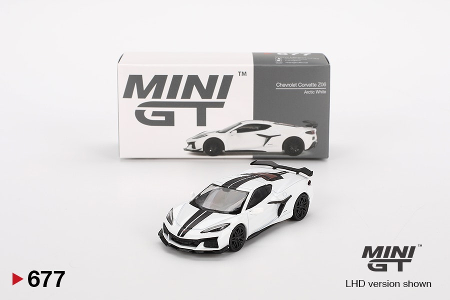 Skala 1/64 Chevrolet Corvette Z06 2023 Arctic White fr MINI GT (677)