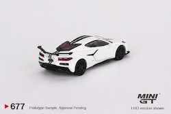 Skala 1/64 Chevrolet Corvette Z06 2023 Arctic White fr MINI GT (677)