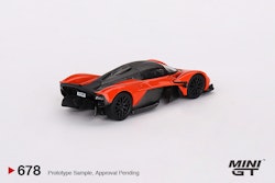 Skala 1/64 Aston Martin Valkyrie Maximum Orange fr MINI GT (678)