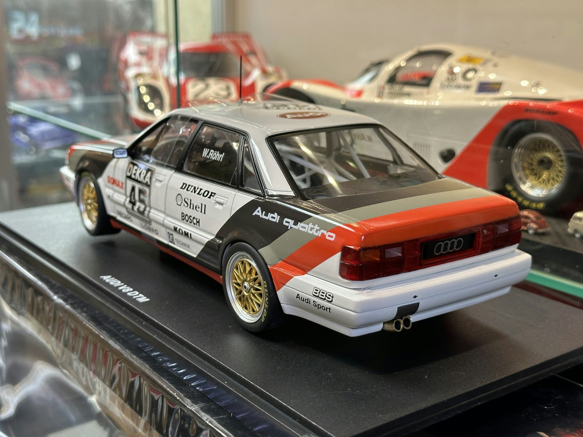 Skala 1/18 Audi V8 DTM #45 W.Röhrl fr WERK83