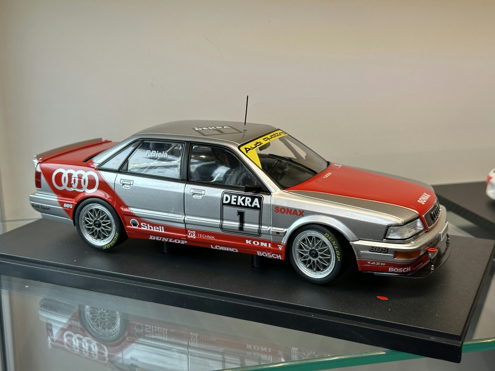 Skala 1/18 Audi V8 DTM #1 F.Biela fr WERK83
