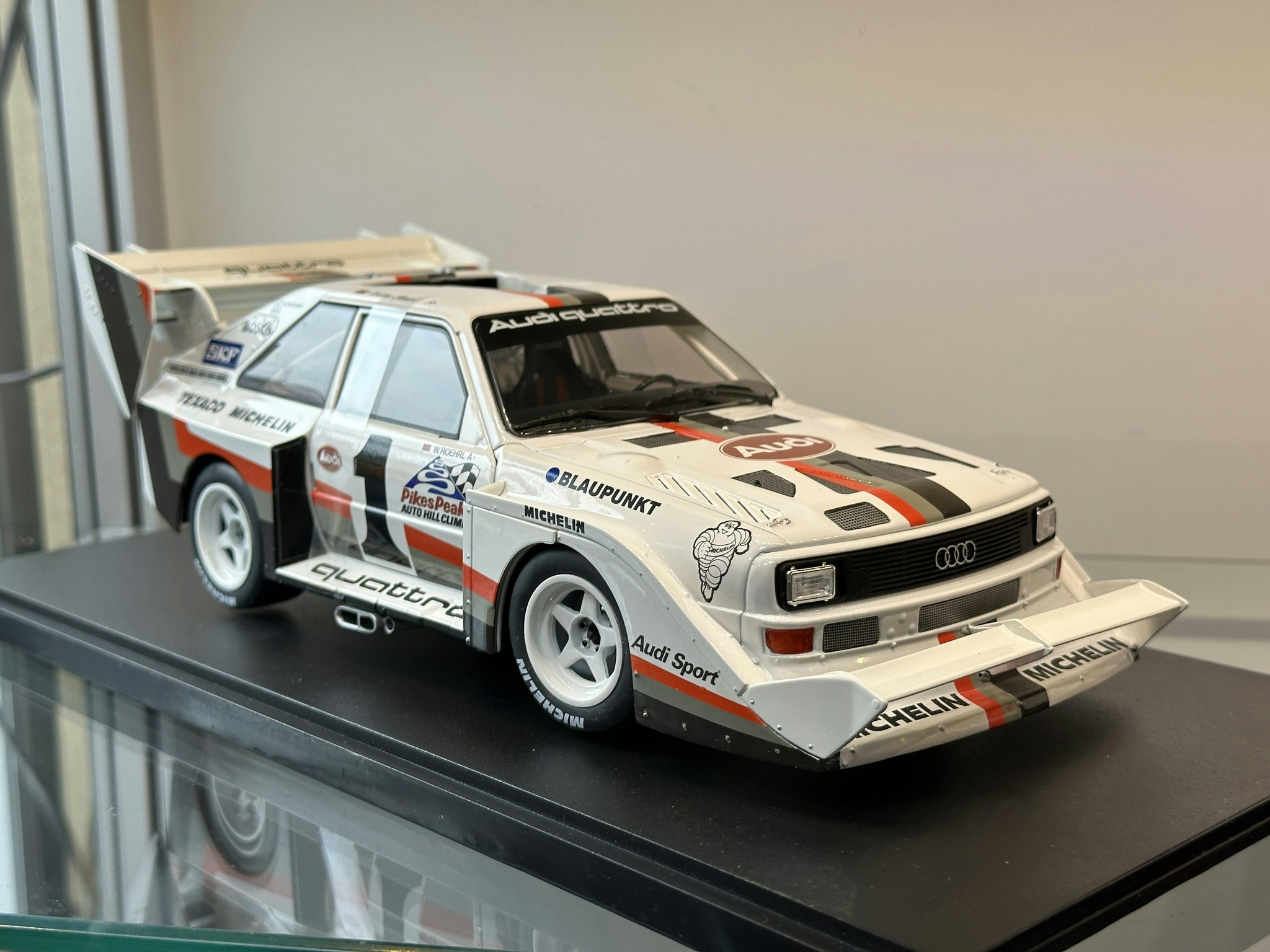 Skala 1/18 Audi S1 W.Röhrl, Winner pikes peak 1987 fr WERK83