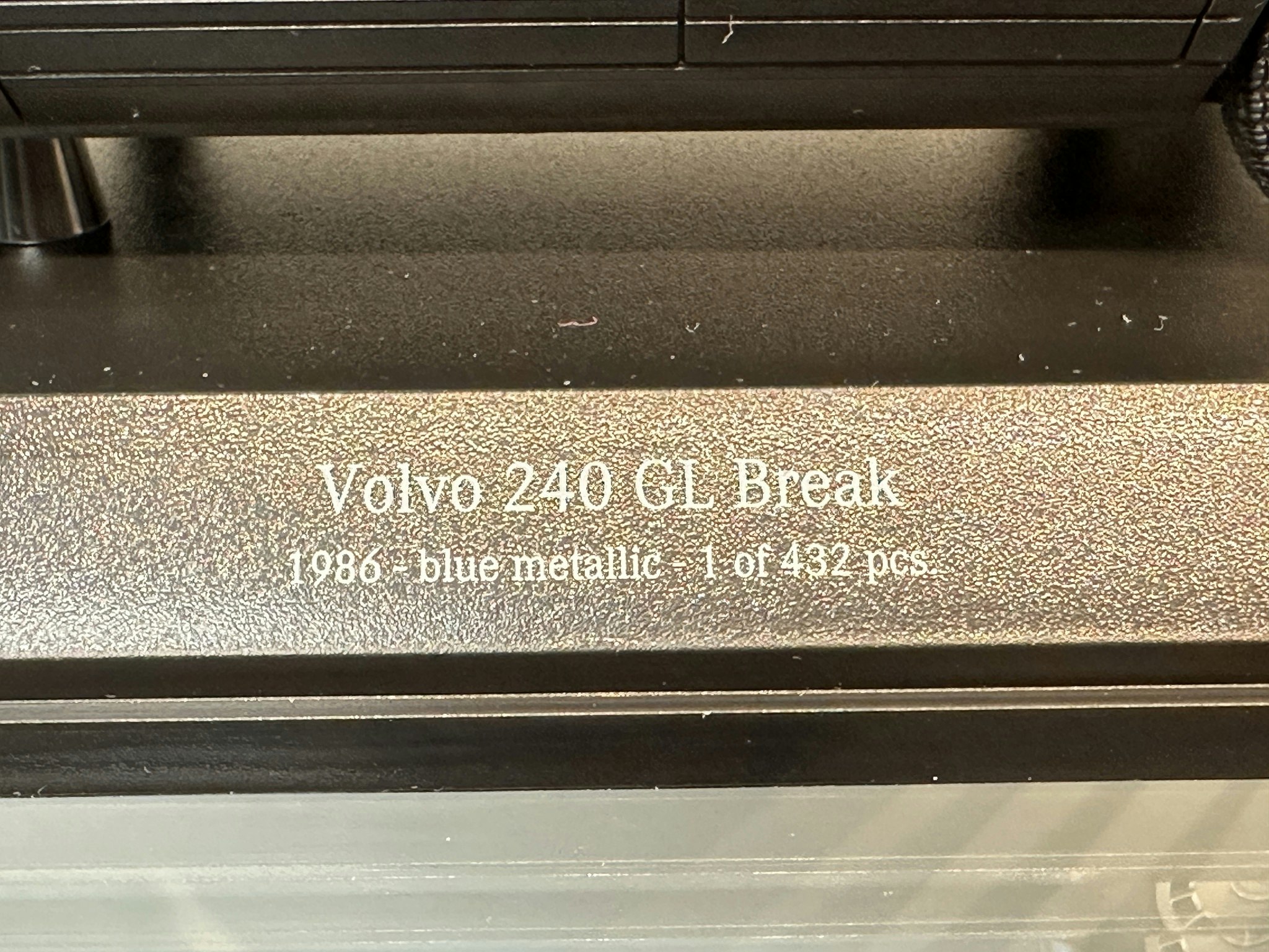 Skala 1/18 Volvo 240 GL Break (245) Blue fr Minichamps 1 of 432 pcs