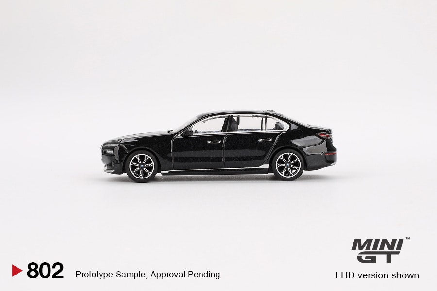 Skala 1/64 BMW i7 xDrive60 Black Sapphire fr MINI GT (802)