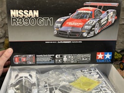 Skala 1/24 Nissan R390 GT1, Plastic building kit fr Tamiya