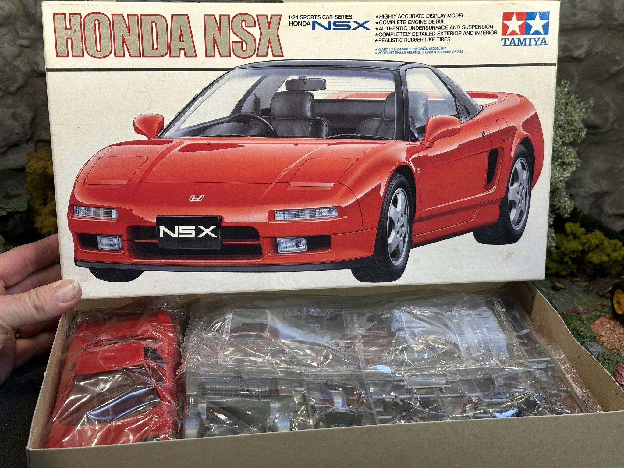 Skala 1/24 Honda NSX, Plastic building kit fr Tamiya Nedsatt- Skadad kartong