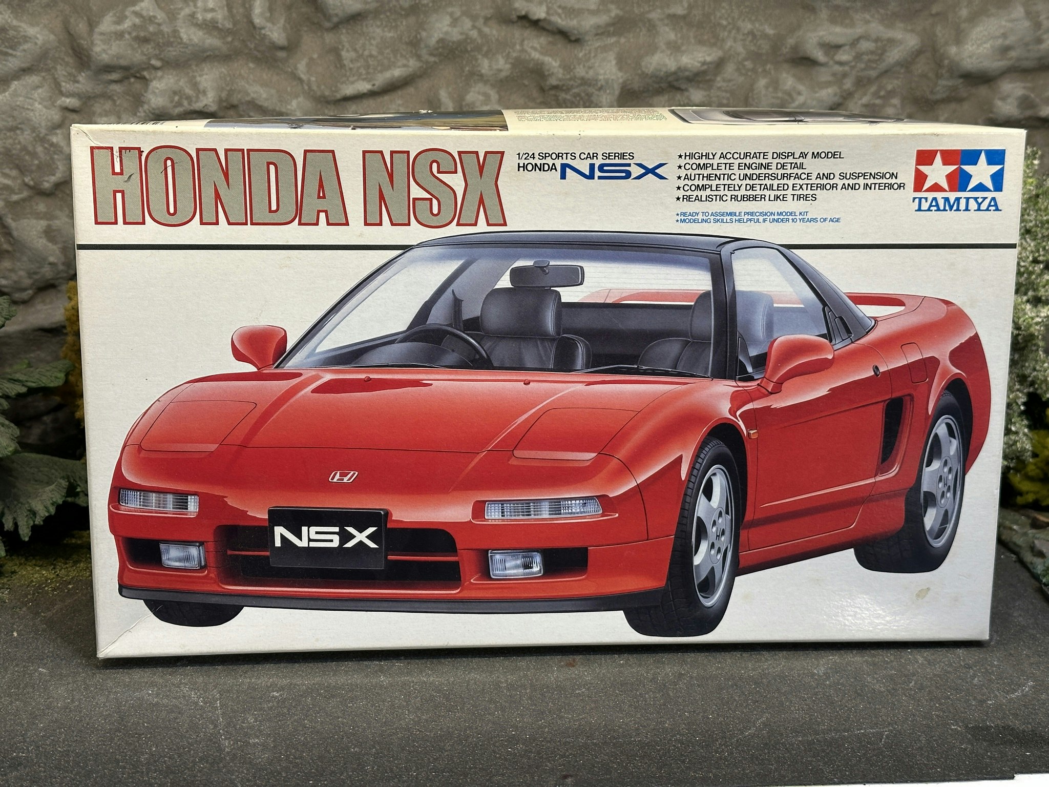 Skala 1/24 Honda NSX, Plastic building kit fr Tamiya Nedsatt- Skadad kartong