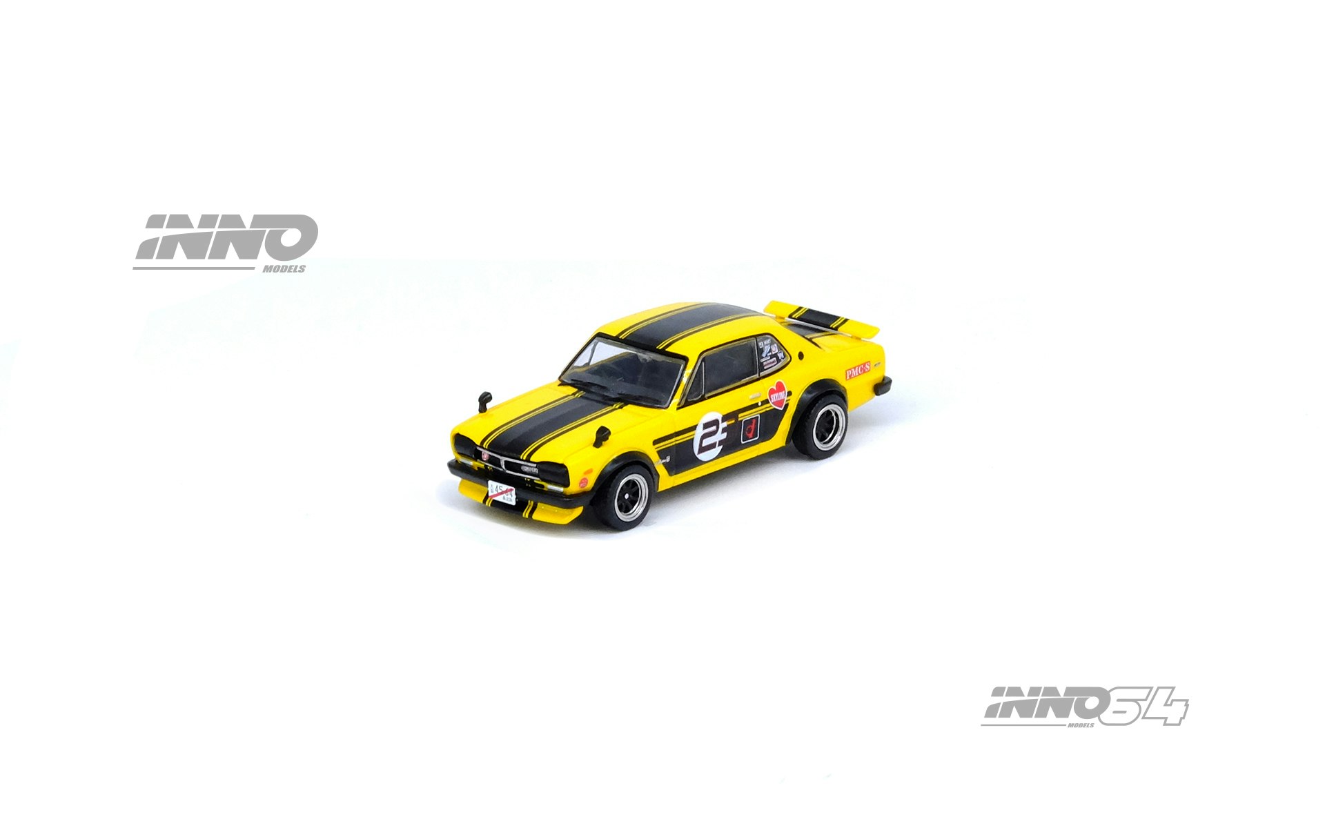 Skala 1/64 NISSAN SKYLINE 2000 GT-R (KPGC10) Yellow/blk fr Inno64