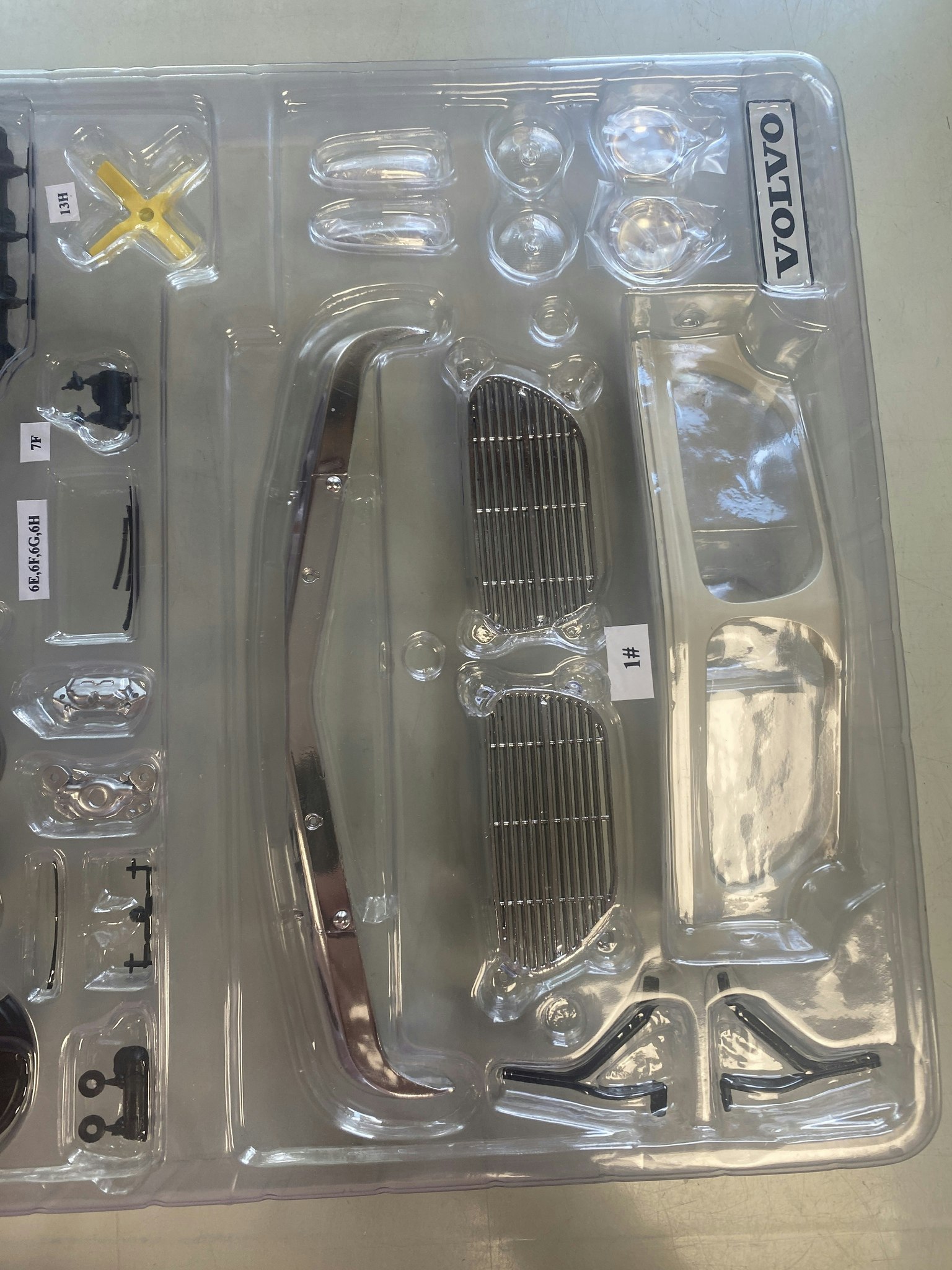 Skala 1/8 Volvo 122S Amazon in metal, w light, etc. fr Ixo Collections - Diamant8
